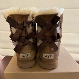 UGG, Bailey Bow Boots, Size 3